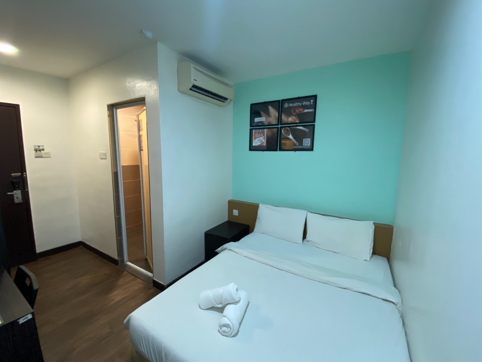 https://stg.ibook.com.my/storage/13339/Standard-Room-2-.jpeg