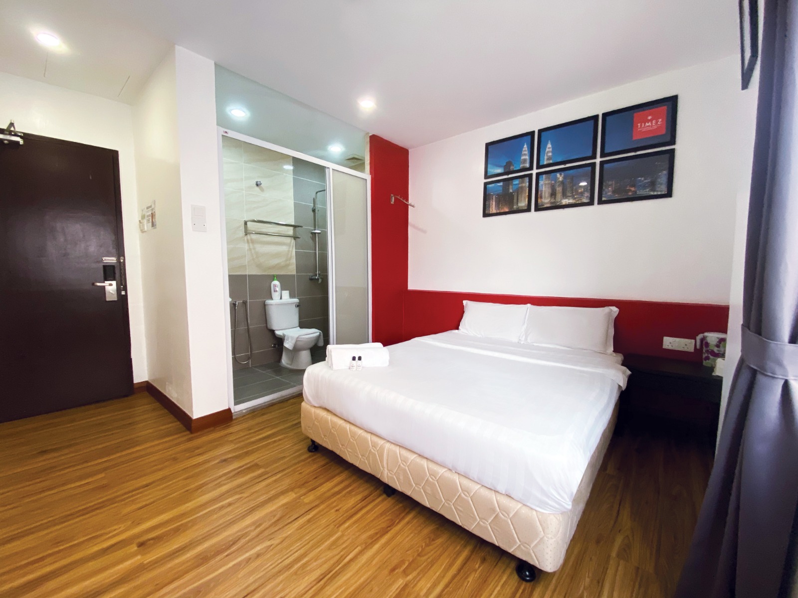 https://stg.ibook.com.my/storage/13341/Deluxe-Room-.jpeg